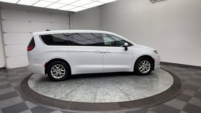 2023 Chrysler Pacifica Touring
