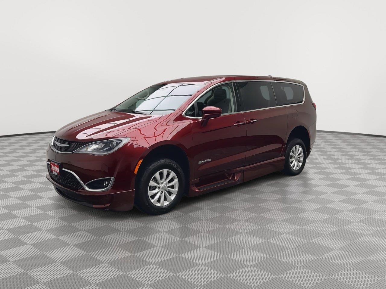 2018 Chrysler Pacifica Touring Plus