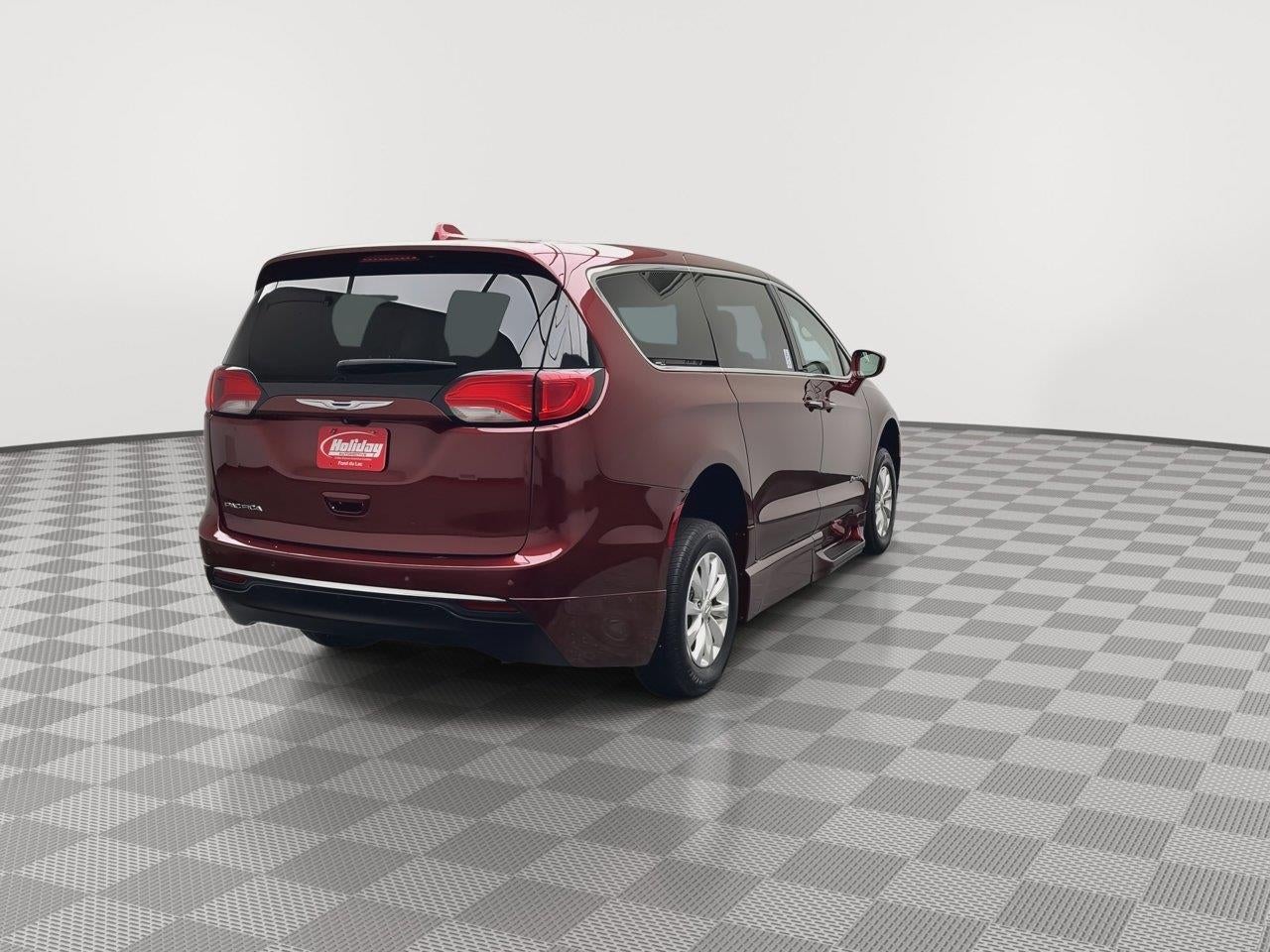 2018 Chrysler Pacifica Touring Plus