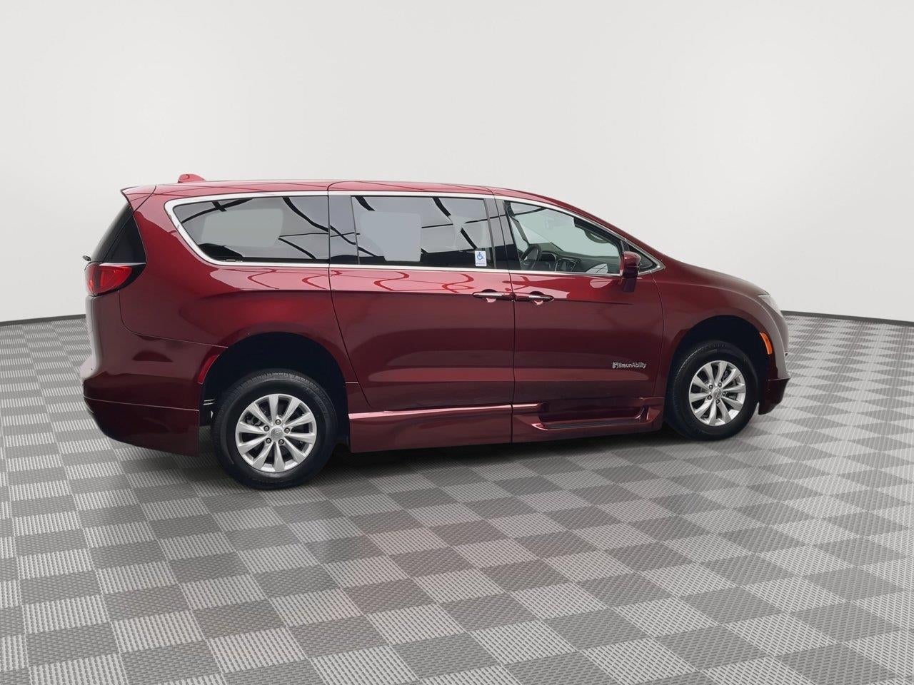 2018 Chrysler Pacifica Touring Plus
