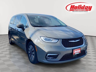 2023 Chrysler Pacifica Hybrid Touring L