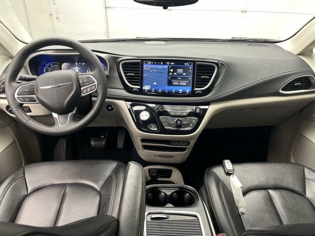 2024 Chrysler Pacifica Hybrid Select
