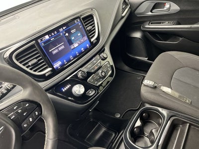 2022 Chrysler Pacifica Touring