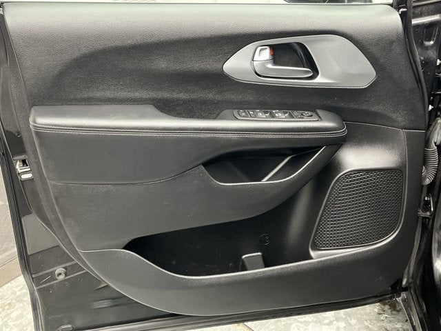 2022 Chrysler Pacifica Touring