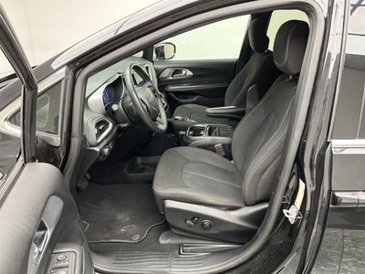 2022 Chrysler Pacifica Touring