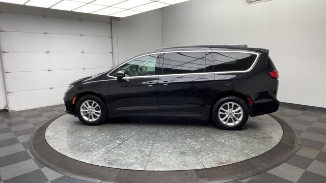 2022 Chrysler Pacifica Touring