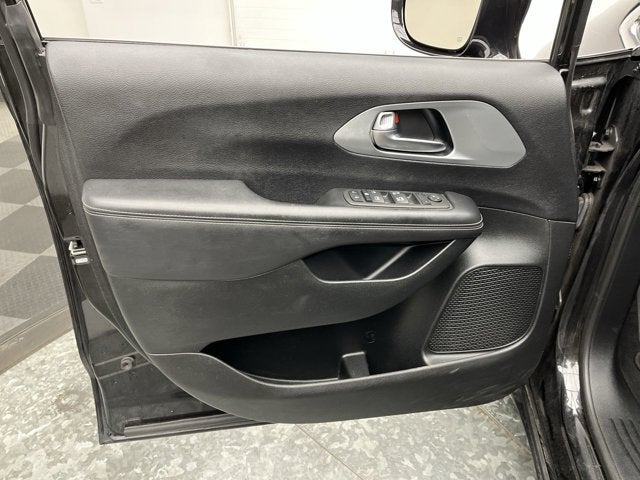 2022 Chrysler Pacifica Touring