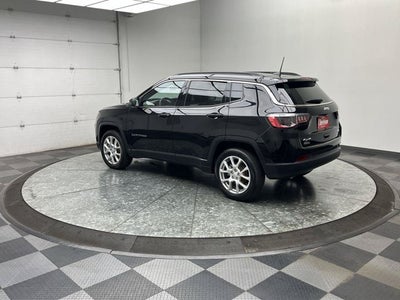 2023 Jeep Compass Latitude Lux