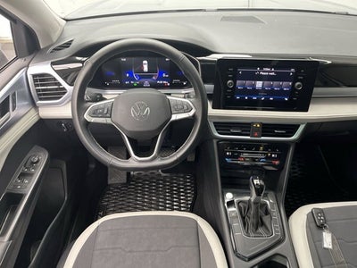 2025 Volkswagen Taos SE