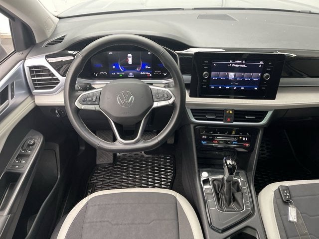 2025 Volkswagen Taos SE