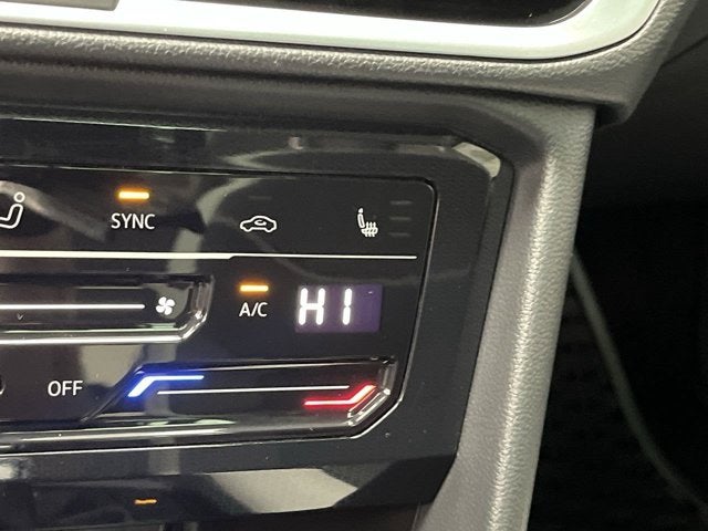 2025 Volkswagen Taos SE
