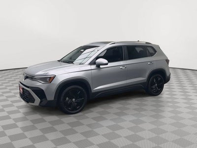 2025 Volkswagen Taos SE