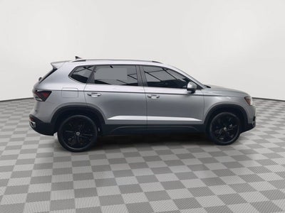 2025 Volkswagen Taos SE