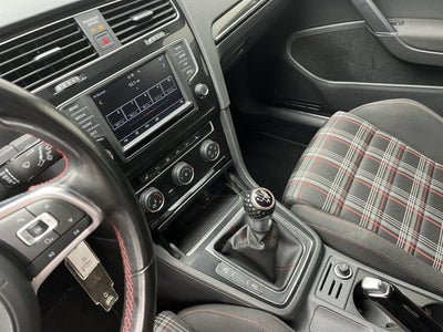 2017 Volkswagen Golf GTI SE