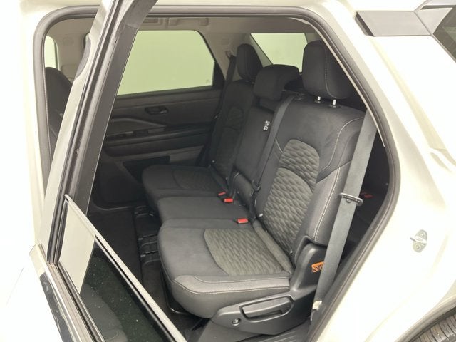 2023 Nissan Pathfinder SV