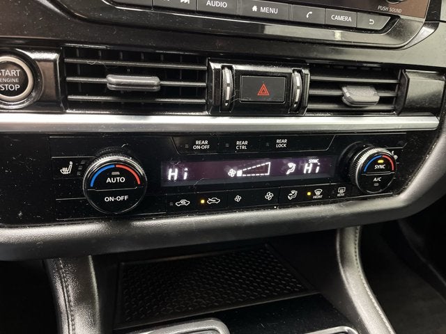 2023 Nissan Pathfinder SV