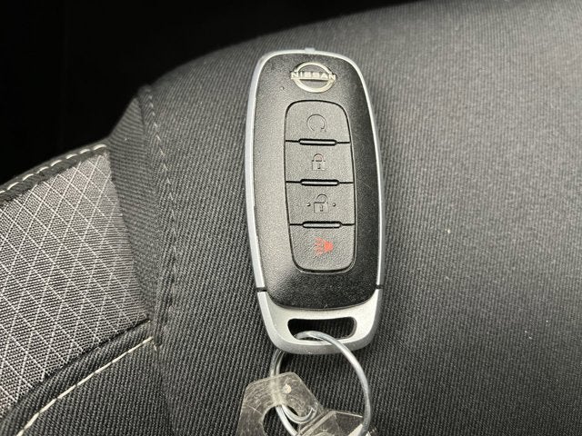 2023 Nissan Pathfinder SV