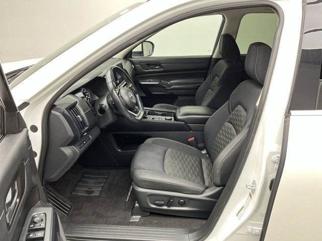 2023 Nissan Pathfinder SV