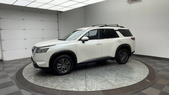 2023 Nissan Pathfinder SV