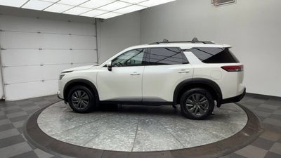 2023 Nissan Pathfinder SV
