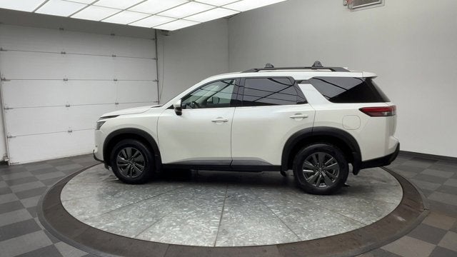 2023 Nissan Pathfinder SV