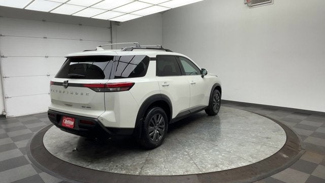 2023 Nissan Pathfinder SV