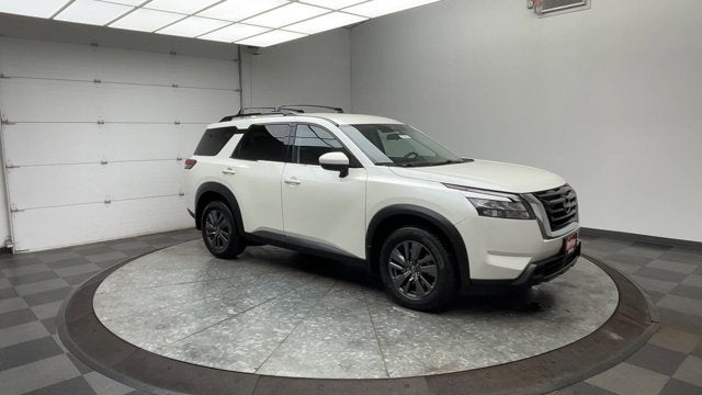 2023 Nissan Pathfinder SV