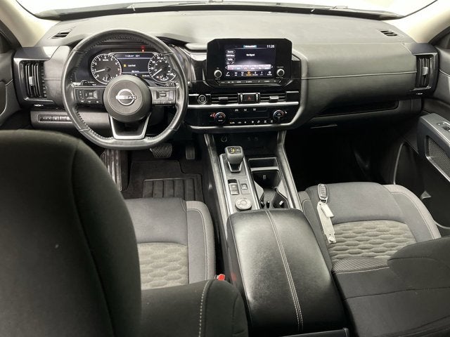 2023 Nissan Pathfinder SV