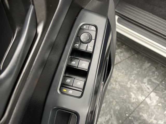 2023 Nissan Pathfinder SV