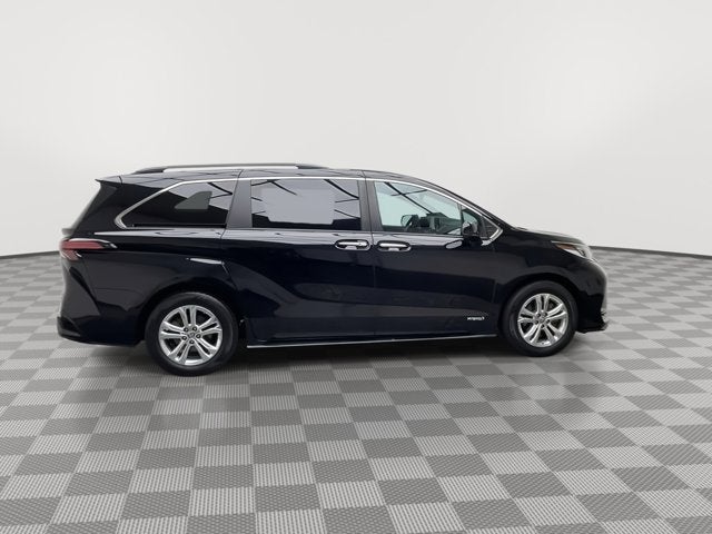 2021 Toyota Sienna XSE