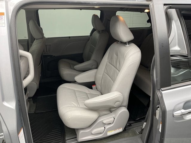 2017 Toyota Sienna XLE Premium