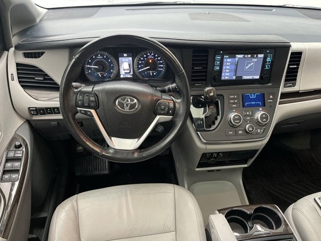 2017 Toyota Sienna XLE Premium