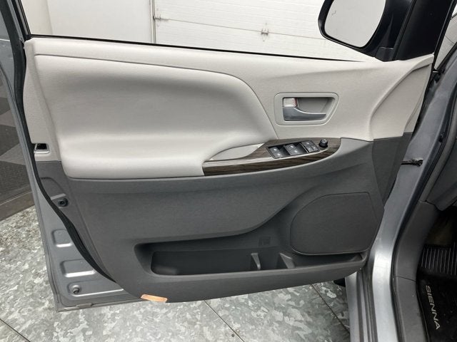 2017 Toyota Sienna XLE Premium
