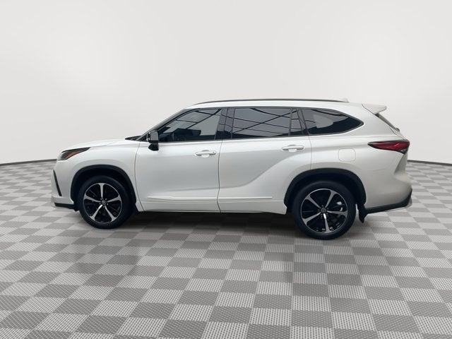 2022 Toyota Highlander XSE