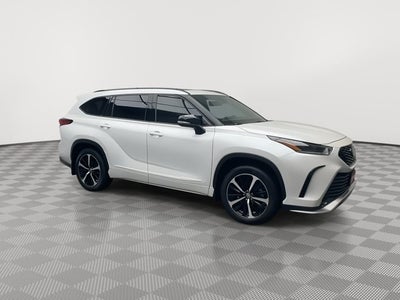 2022 Toyota Highlander XSE