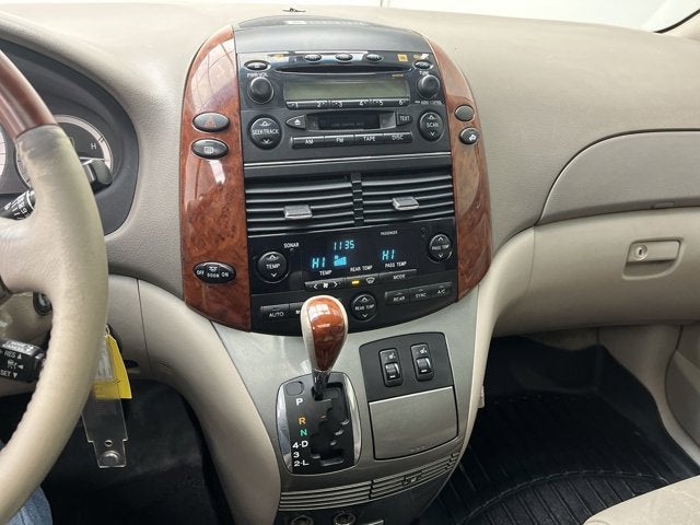 2005 Toyota Sienna XLE