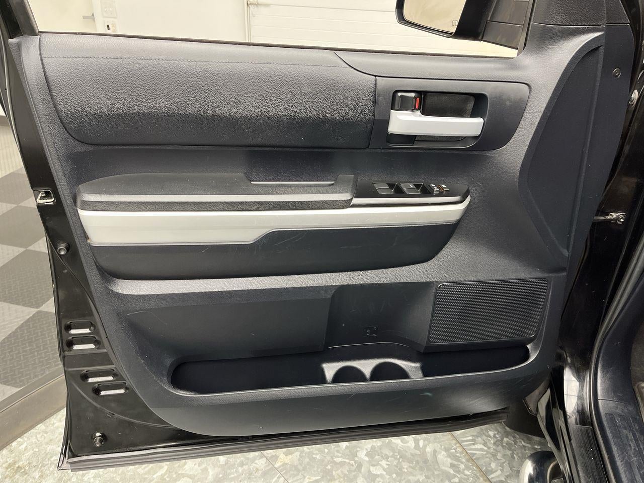 2015 Toyota Tundra SR5