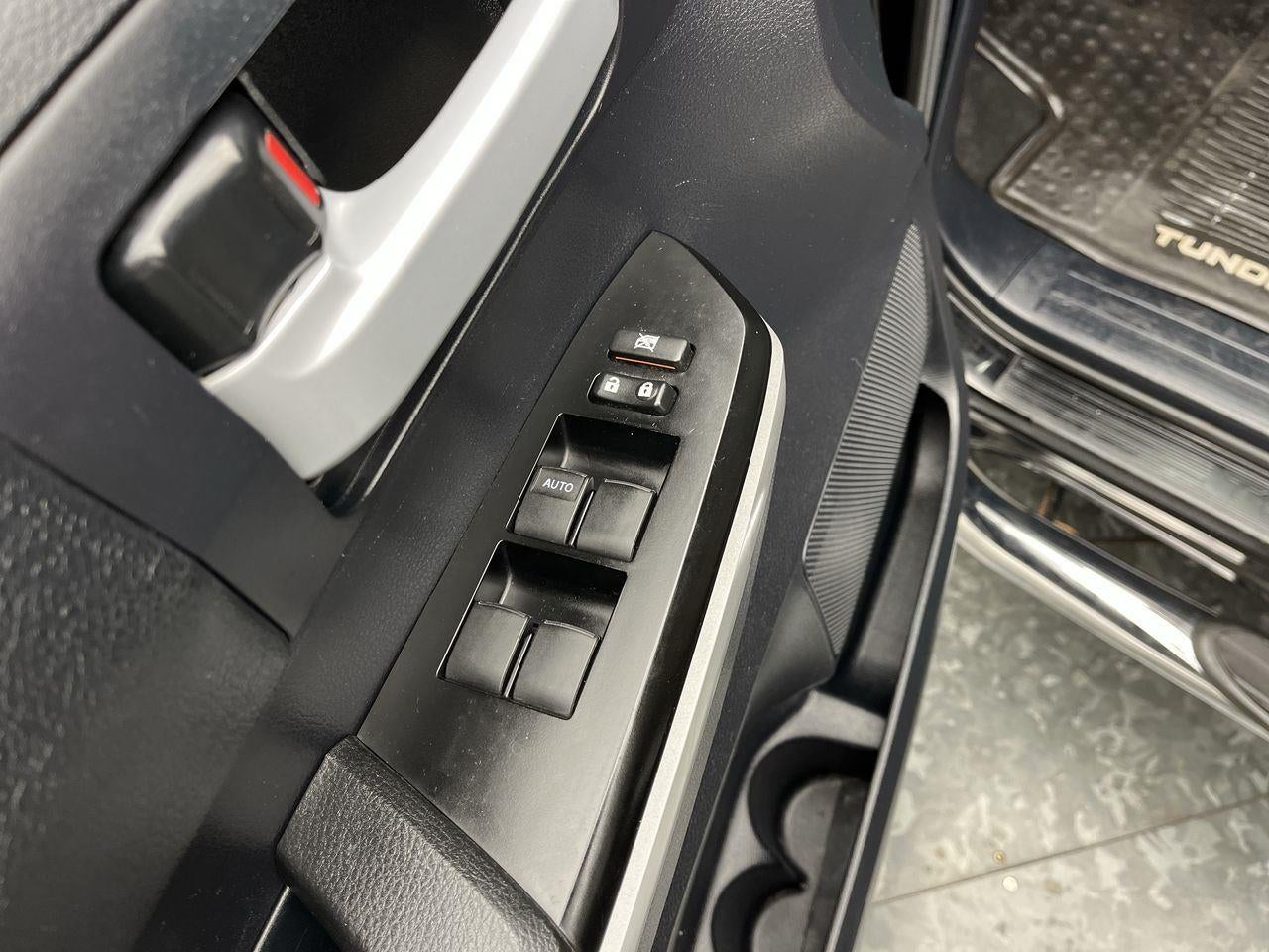 2015 Toyota Tundra SR5