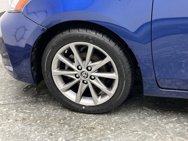 2016 Toyota Prius v Five