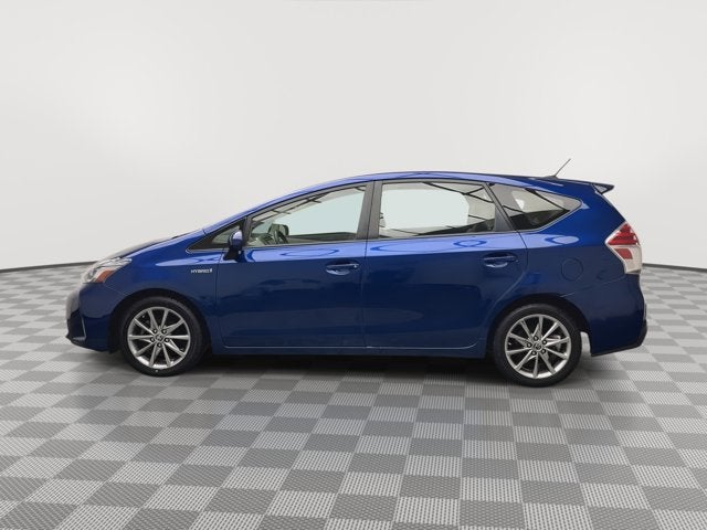 2016 Toyota Prius v Five