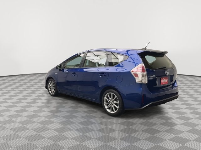 2016 Toyota Prius v Five