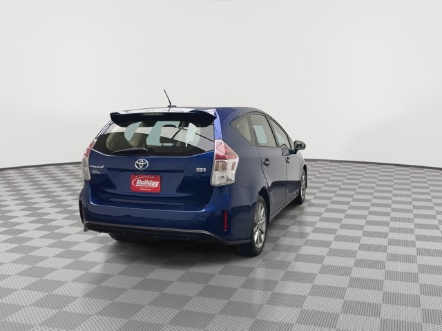 2016 Toyota Prius v Five