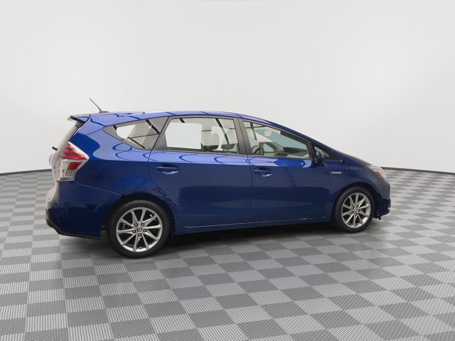 2016 Toyota Prius v Five