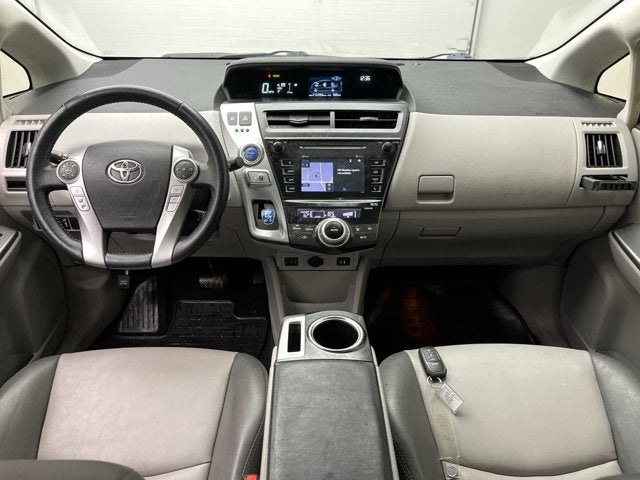 2016 Toyota Prius v Five