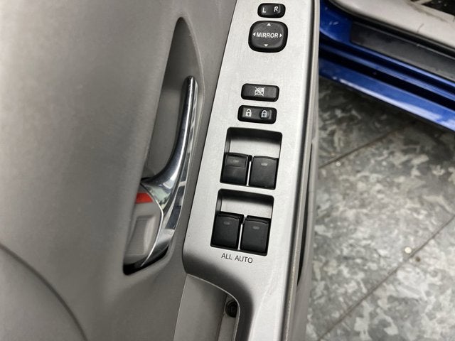 2016 Toyota Prius v Five