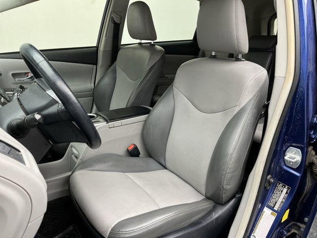 2016 Toyota Prius v Five