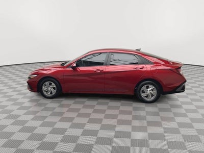 2025 Hyundai Elantra SE