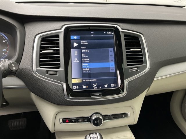 2022 Volvo XC90 Momentum