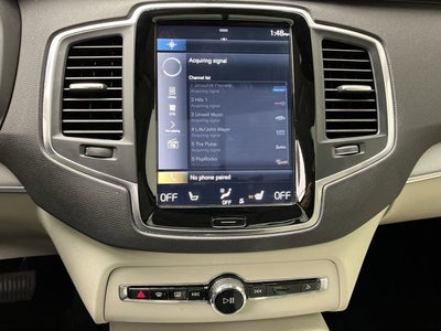 2022 Volvo XC90 Momentum