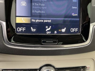 2022 Volvo XC90 Momentum